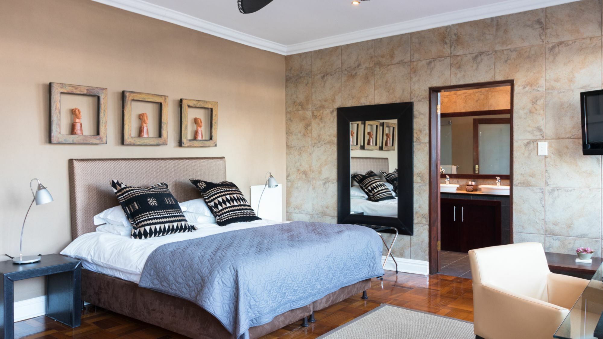 Отель Manor 38 Порт-Элизабет Экстерьер фото